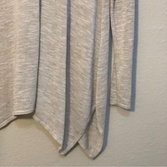 Linen Blend Tunic Top Women’s XL Tan V-Neck Long Sleeve Shark Bite 47% Linen. - Picture 4 of 11